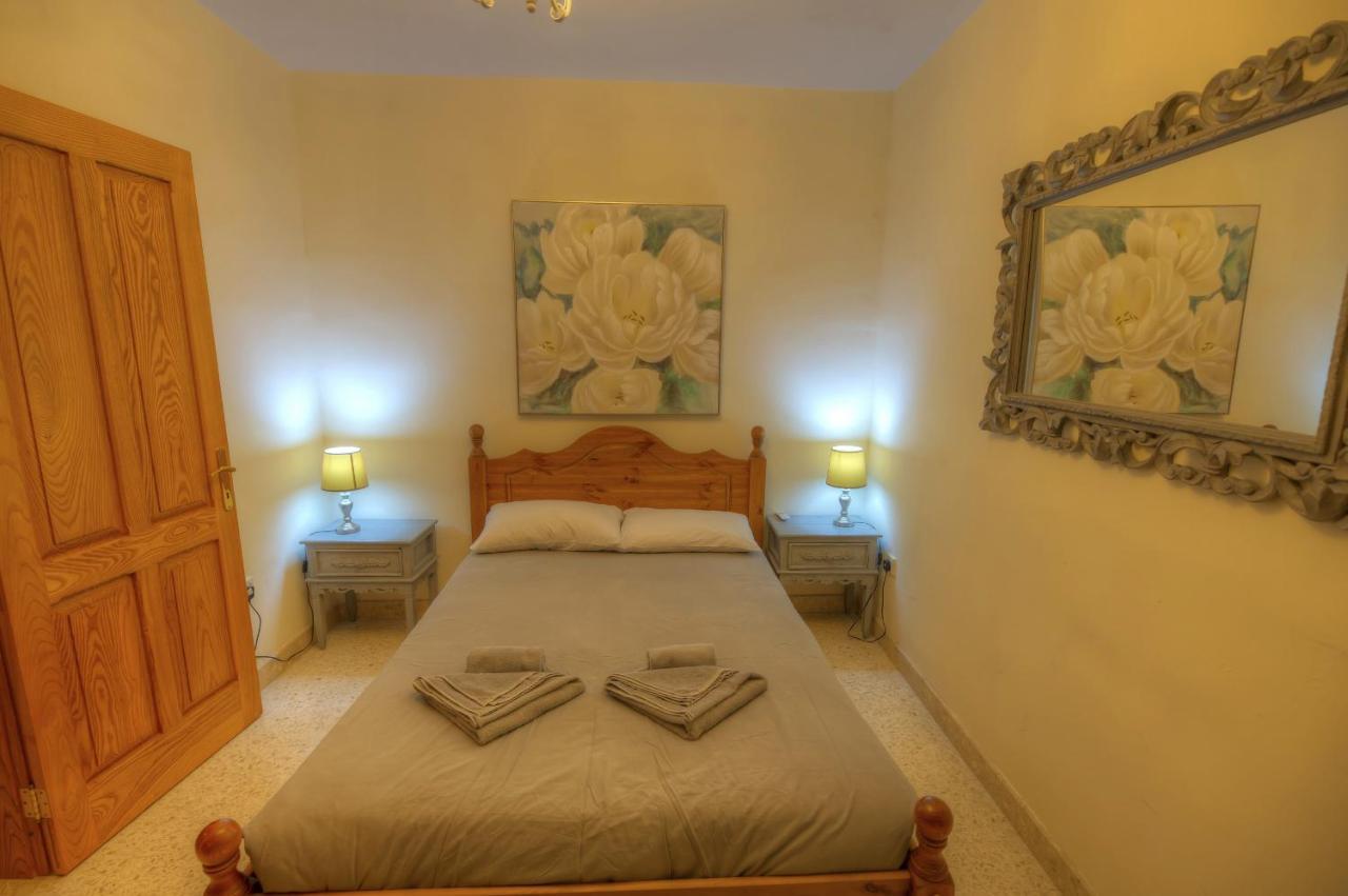 Large And Bright Apartment In The City Centre Goslm-2 Sliema Exterior photo